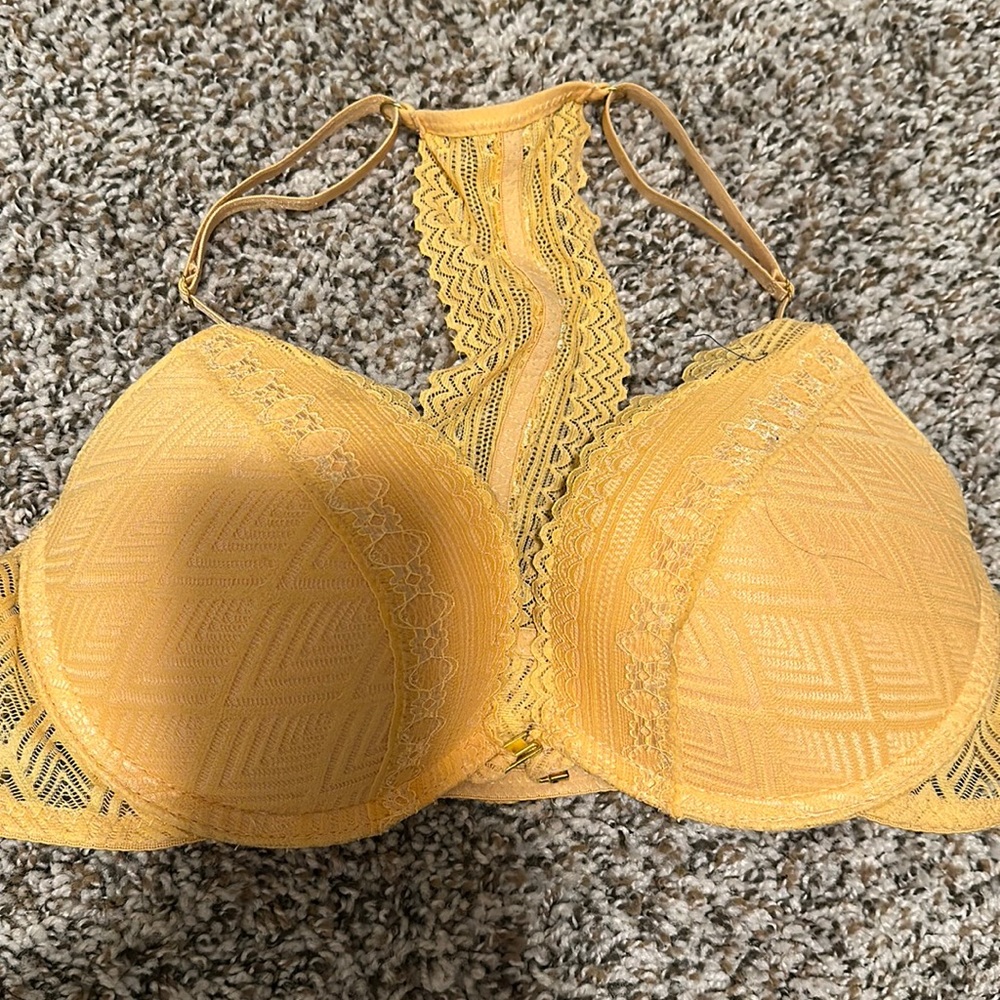 Racer back Bra (gently worn once) (nearly new)